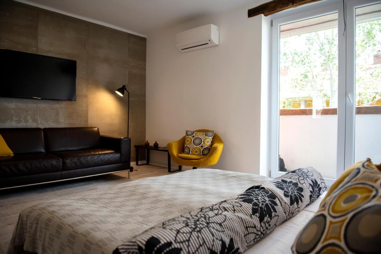 Ferienwohnung Loft Apartman Pécs Exterior foto